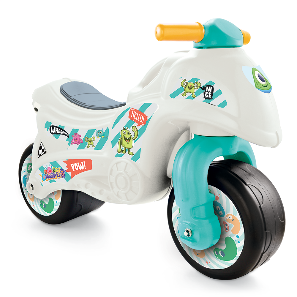 Dolu moj prvi motor