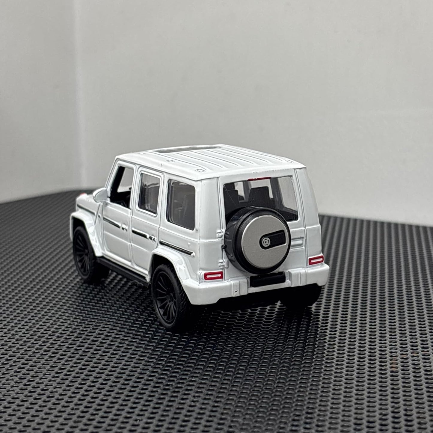 Mini metalni autić Mercedes AMG