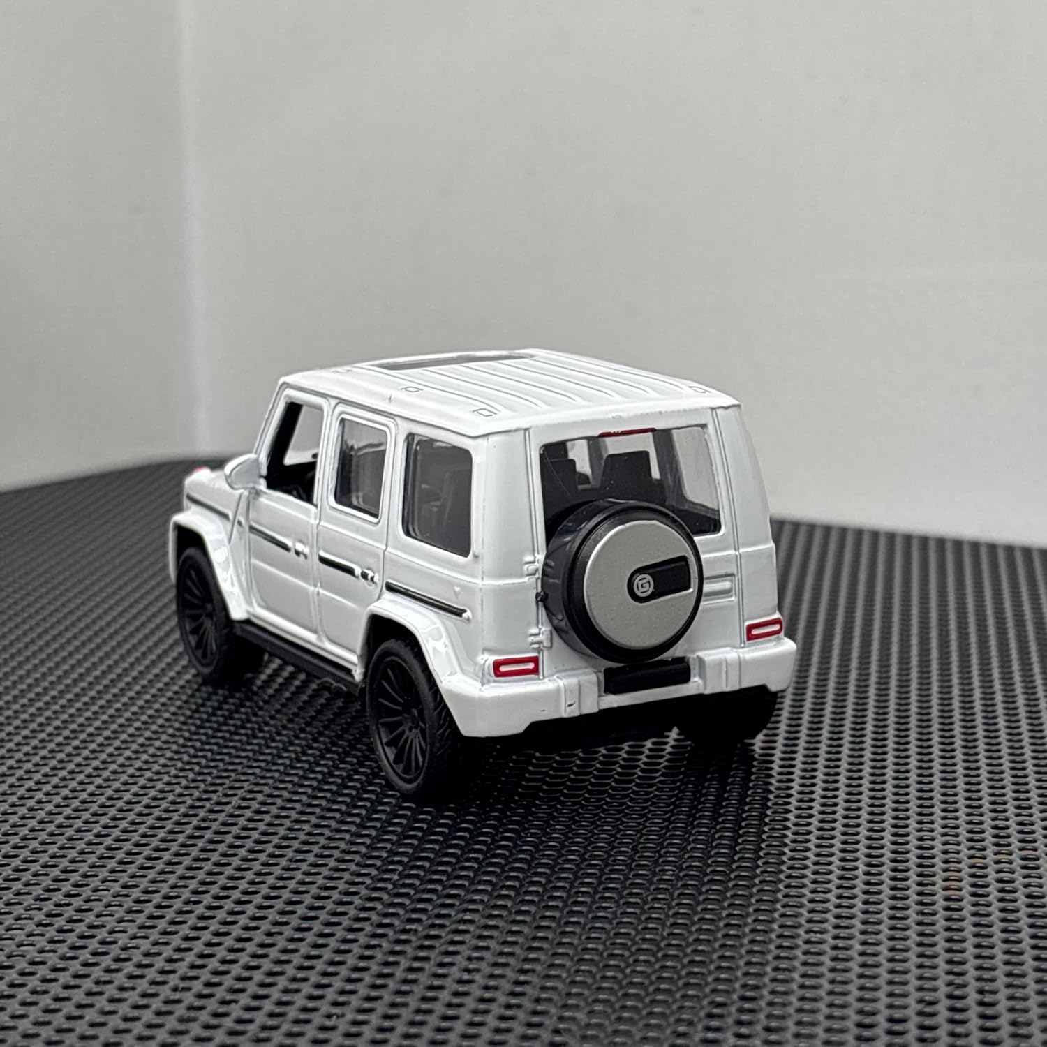 Mini metalni autić Mercedes AMG