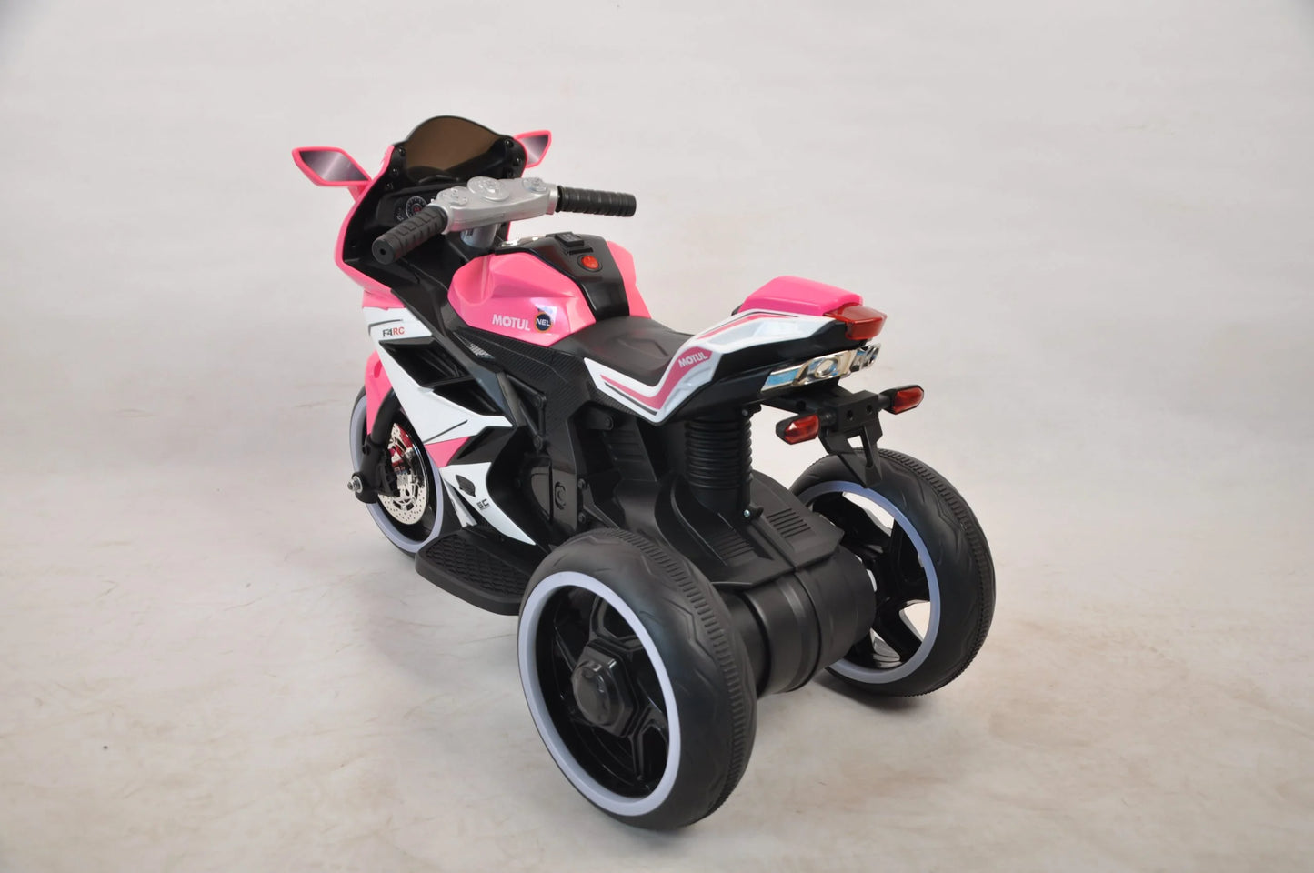 Motor na akumulator roze
