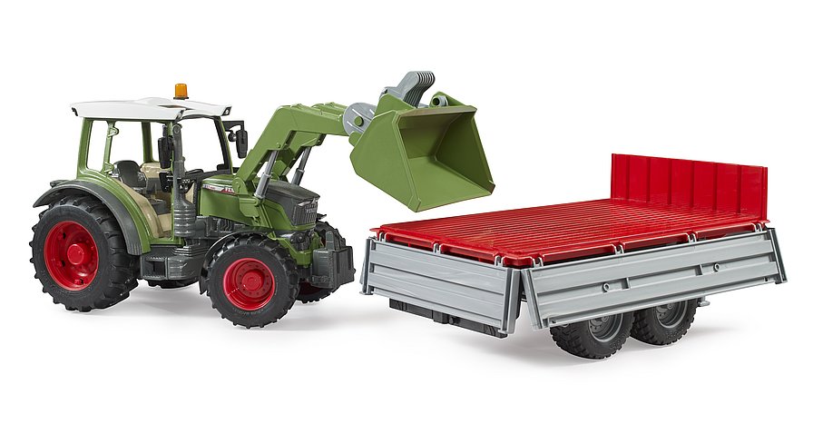 Traktor Fendt Vario 211 sa prikolicom i utovarivačem