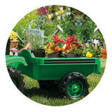 Traktor sa kasikom i prikolicom zeleni