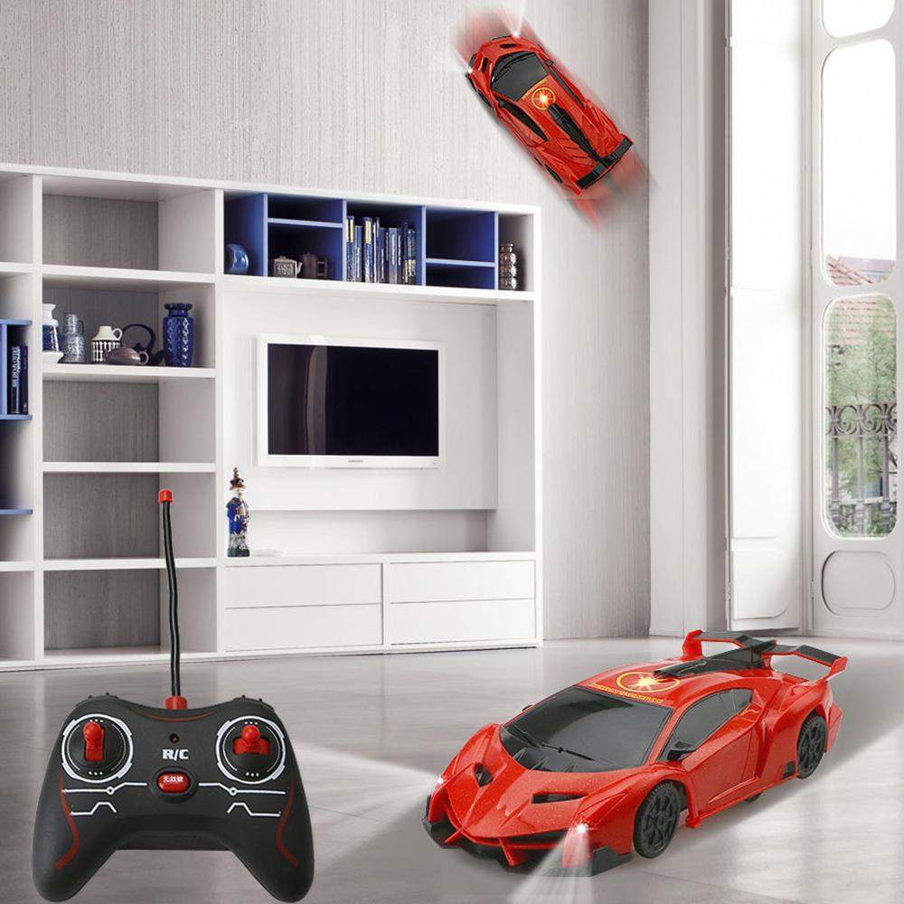 AUTO KOJI IDE PO ZIDU SUPER IGRACKE CRVENI